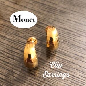 Vintage MONET Gold-tone Small Hoops “Huggies“ Screw Back Clip Earrings